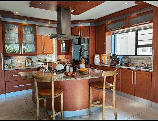 5 BEDROOM HOUSE FOR SALE IN MARINA MARTINIQUE